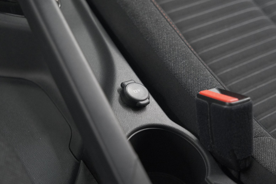 Peugeot 208 PureTech 100 EAT8 Active Pack | Apple Carplay | Parkeersensoren | Navigatie