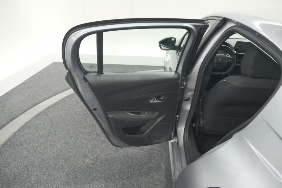Peugeot 208 PureTech 100 EAT8 Active Pack | Apple Carplay | Parkeersensoren | Navigatie
