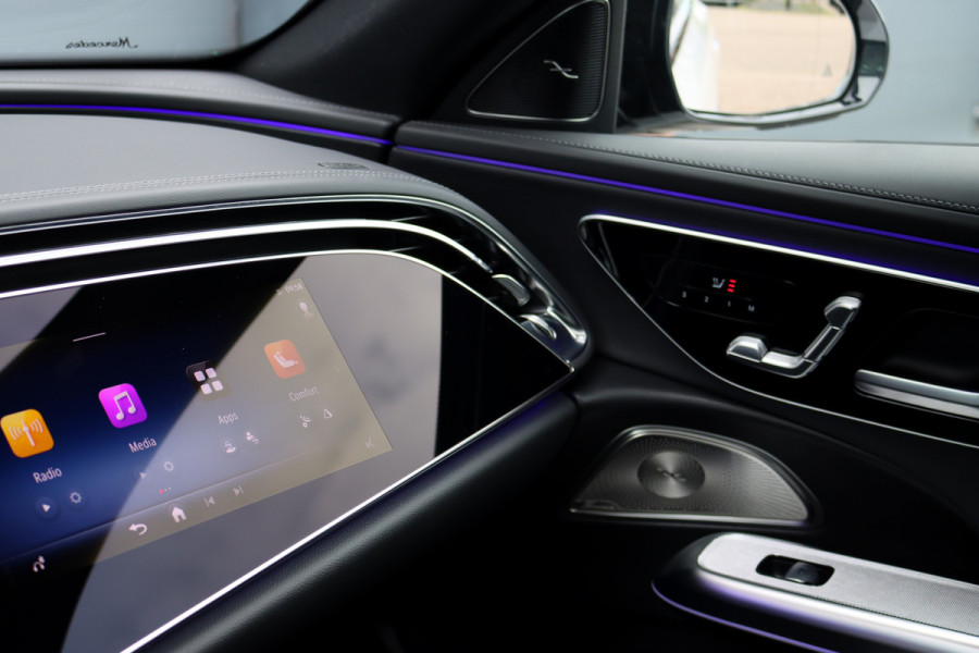Mercedes-Benz E-Klasse 400 e 4MATIC AMG Line Aut9 | MBUX Hyperscreen | Distronic Pro | Memory | Digital Light | Panoramadak | Surround Camera | Nightpakket |