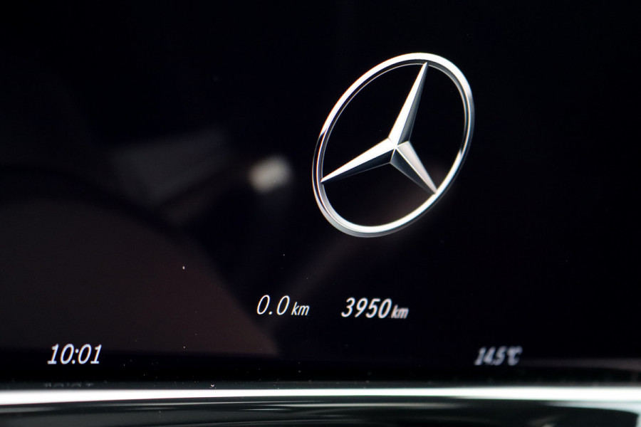 Mercedes-Benz E-Klasse 400 e 4MATIC AMG Line Aut9 | MBUX Hyperscreen | Distronic Pro | Memory | Digital Light | Panoramadak | Surround Camera | Nightpakket |