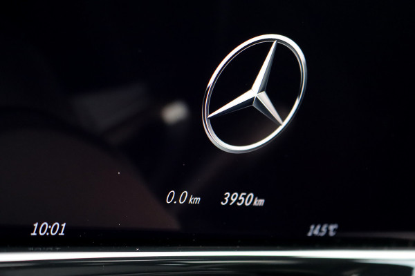 Mercedes-Benz E-Klasse 400 e 4MATIC AMG Line Aut9 | MBUX Hyperscreen | Distronic Pro | Memory | Digital Light | Panoramadak | Surround Camera | Nightpakket |