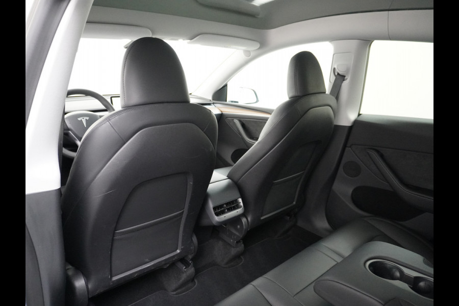 Tesla Model Y Long Range 514PK AWD 75kWh Trekhaak-1600KG Warmtepomp Full-Self-Driving Computer 3 Leder  19" GSM-Sleutel Stoelverw.- V+A+Stuur+ Keyless PDC-a+v Elek.Achterklep Lmv Led Standkachel 4WD LR 1e Eigenaar, origineel Nederlands Geleverd, Accu-Garantie t/m sept-2031