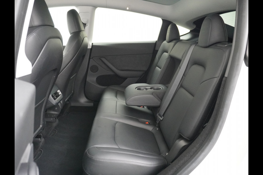 Tesla Model Y Long Range 514PK AWD 75kWh Trekhaak-1600KG Warmtepomp Full-Self-Driving Computer 3 Leder  19" GSM-Sleutel Stoelverw.- V+A+Stuur+ Keyless PDC-a+v Elek.Achterklep Lmv Led Standkachel 4WD LR 1e Eigenaar, origineel Nederlands Geleverd, Accu-Garantie t/m sept-2031