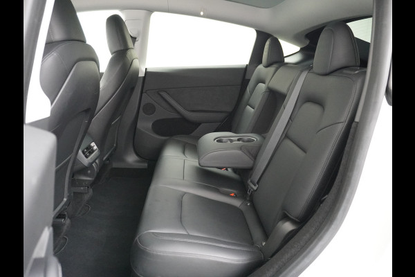 Tesla Model Y Long Range 514PK AWD 75kWh Trekhaak-1600KG Warmtepomp Full-Self-Driving Computer 3 Leder  19" GSM-Sleutel Stoelverw.- V+A+Stuur+ Keyless PDC-a+v Elek.Achterklep Lmv Led Standkachel 4WD LR 1e Eigenaar, origineel Nederlands Geleverd, Accu-Garantie t/m sept-2031