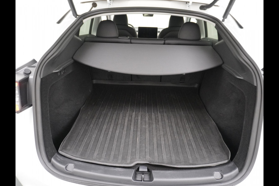 Tesla Model Y Long Range 514PK AWD 75kWh Trekhaak-1600KG Warmtepomp Full-Self-Driving Computer 3 Leder  19" GSM-Sleutel Stoelverw.- V+A+Stuur+ Keyless PDC-a+v Elek.Achterklep Lmv Led Standkachel 4WD LR 1e Eigenaar, origineel Nederlands Geleverd, Accu-Garantie t/m sept-2031