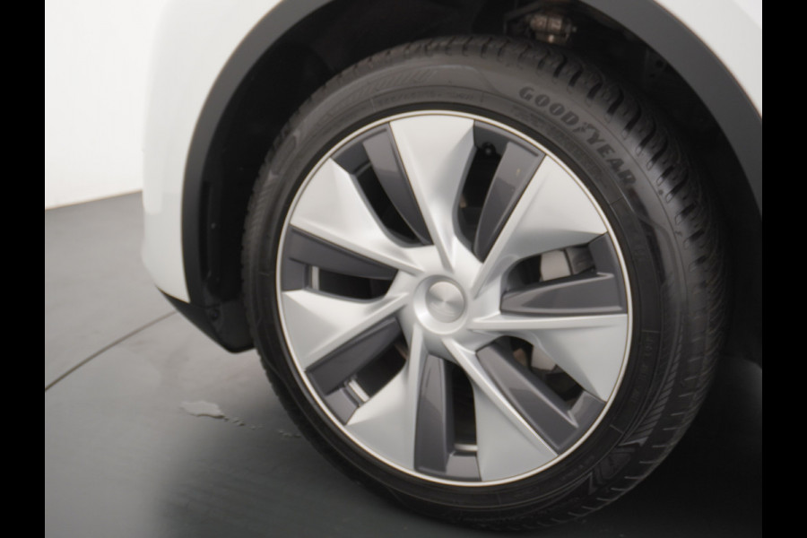 Tesla Model Y Long Range 514PK AWD 75kWh Trekhaak-1600KG Warmtepomp Full-Self-Driving Computer 3 Leder  19" GSM-Sleutel Stoelverw.- V+A+Stuur+ Keyless PDC-a+v Elek.Achterklep Lmv Led Standkachel 4WD LR 1e Eigenaar, origineel Nederlands Geleverd, Accu-Garantie t/m sept-2031