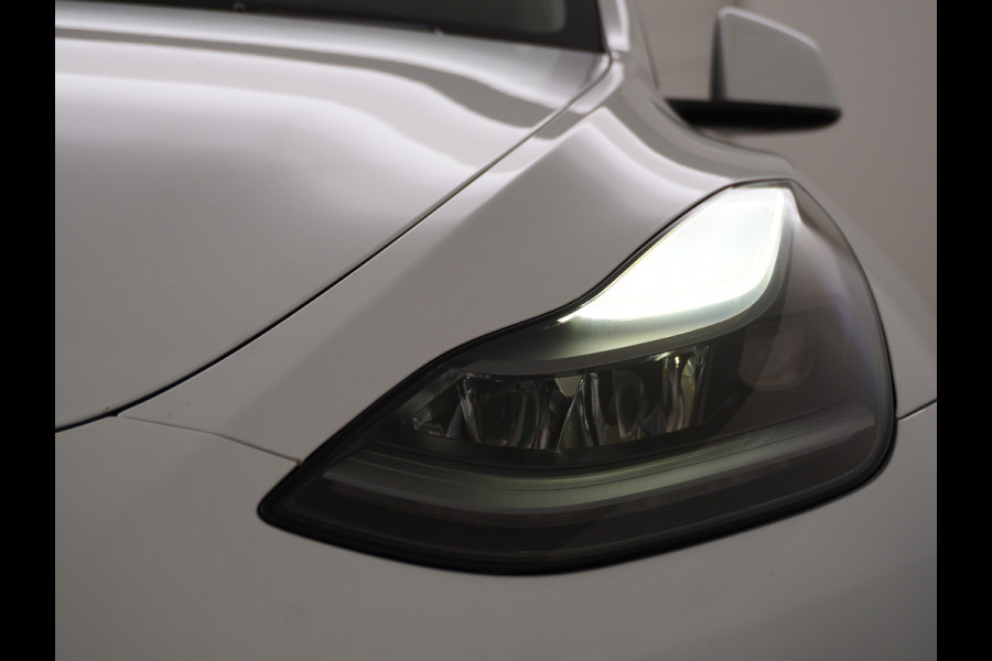 Tesla Model Y Long Range 514PK AWD 75kWh Trekhaak-1600KG Warmtepomp Full-Self-Driving Computer 3 Leder  19" GSM-Sleutel Stoelverw.- V+A+Stuur+ Keyless PDC-a+v Elek.Achterklep Lmv Led Standkachel 4WD LR 1e Eigenaar, origineel Nederlands Geleverd, Accu-Garantie t/m sept-2031