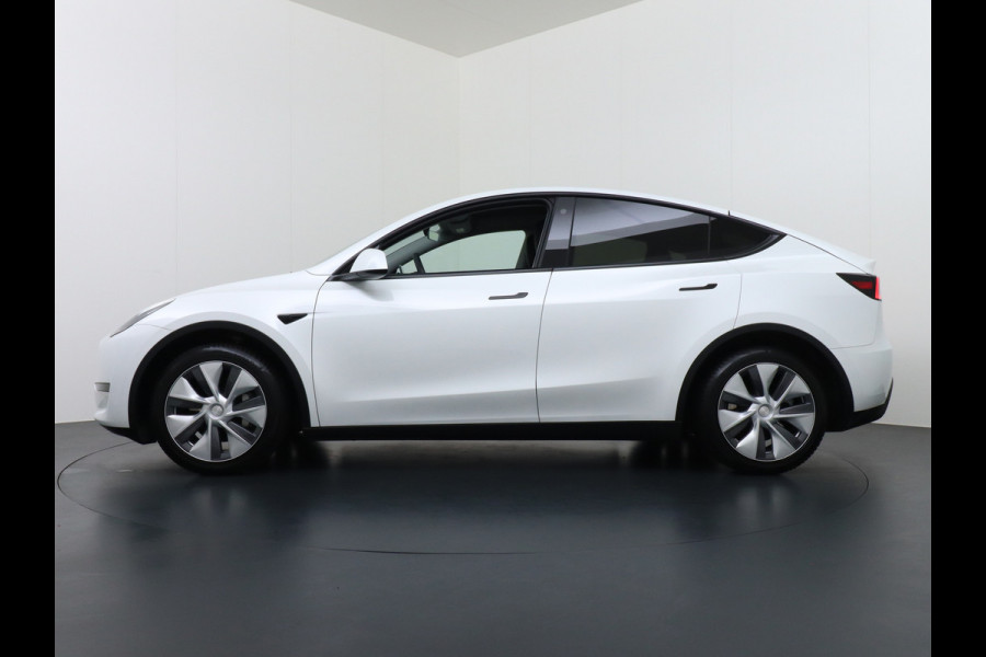 Tesla Model Y Long Range 514PK AWD 75kWh Trekhaak-1600KG Warmtepomp Full-Self-Driving Computer 3 Leder  19" GSM-Sleutel Stoelverw.- V+A+Stuur+ Keyless PDC-a+v Elek.Achterklep Lmv Led Standkachel 4WD LR 1e Eigenaar, origineel Nederlands Geleverd, Accu-Garantie t/m sept-2031