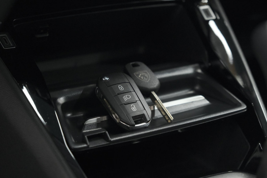 Peugeot 208 PureTech 100 Allure | 360 Camera | Adaptieve Cruise Control | Navigatie | Dodehoekdetectie