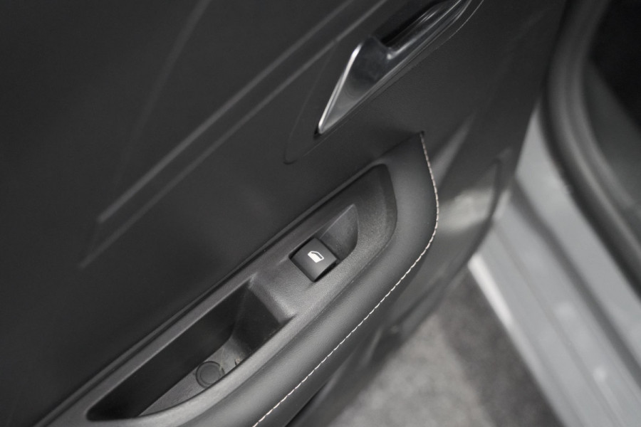 Peugeot 208 PureTech 100 Allure | 360 Camera | Adaptieve Cruise Control | Navigatie | Dodehoekdetectie