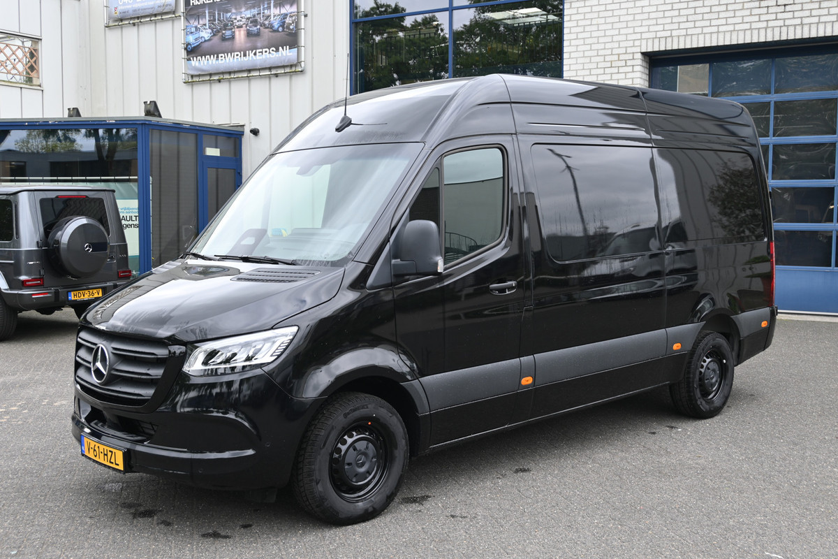 Mercedes-Benz Sprinter 317 CDI L2H2 Pro 3500 kg trekhaak, LED verlichting, Geveerde stoel Mercedes-Benz Sprinter 317 CDI L2H2 Pro 3500 kg trekhaak, LED verlichting, Geveerde stoel