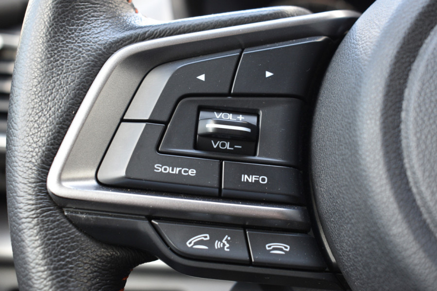Subaru XV 1.6i Comfort | Trekhaak | Dealer onderhouden | Blis | Stoelverwarming |