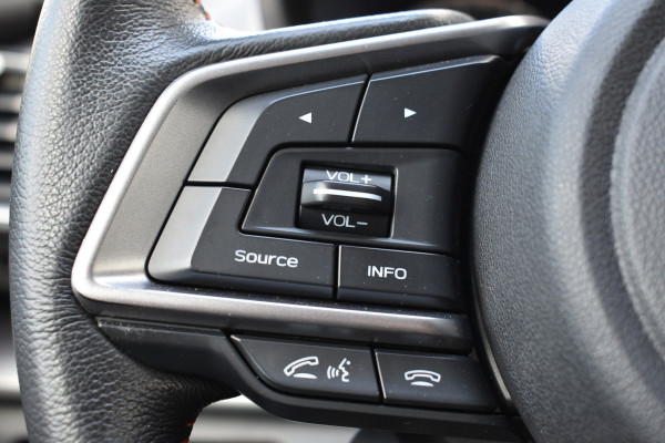 Subaru XV 1.6i Comfort | Trekhaak | Dealer onderhouden | Blis | Stoelverwarming |