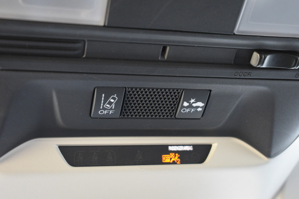 Subaru XV 1.6i Comfort | Trekhaak | Dealer onderhouden | Blis | Stoelverwarming |