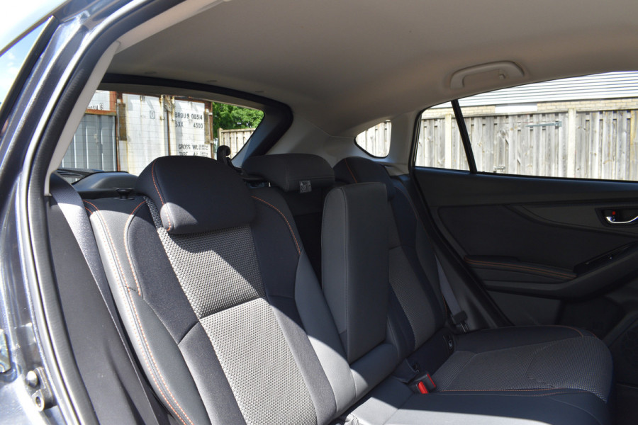 Subaru XV 1.6i Comfort | Trekhaak | Dealer onderhouden | Blis | Stoelverwarming |