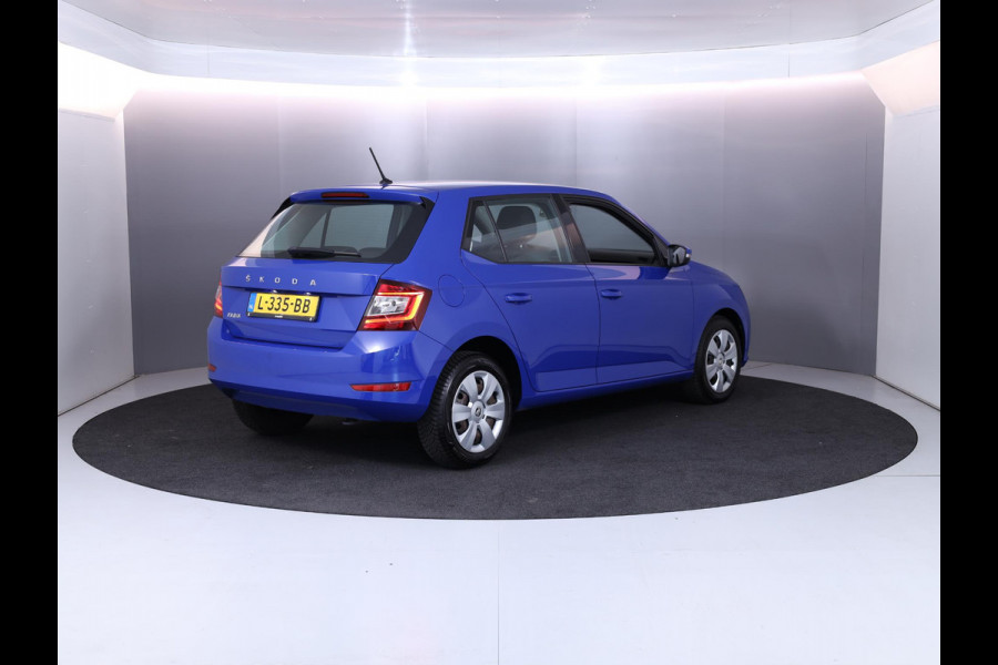 Škoda Fabia 1.0 TSI Ambition 95 pk | Navigatie via App | Parkeersensoren achter | Cruise control | Apple Carplay/Android Auto |