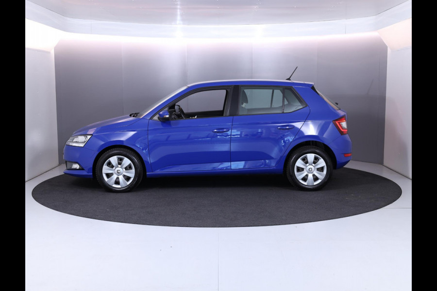 Škoda Fabia 1.0 TSI Ambition 95 pk | Navigatie via App | Parkeersensoren achter | Cruise control | Apple Carplay/Android Auto |