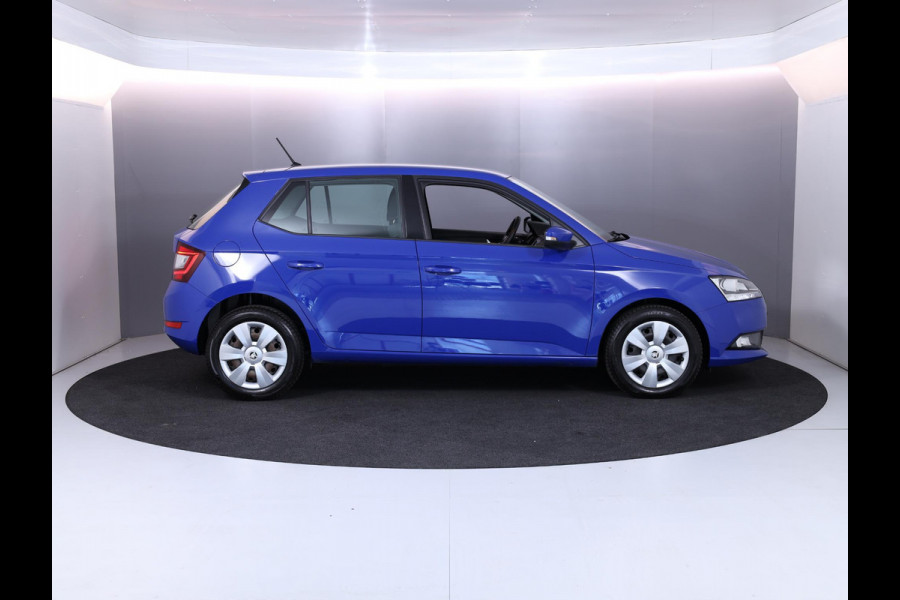 Škoda Fabia 1.0 TSI Ambition 95 pk | Navigatie via App | Parkeersensoren achter | Cruise control | Apple Carplay/Android Auto |