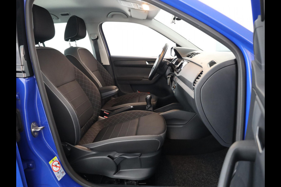 Škoda Fabia 1.0 TSI Ambition 95 pk | Navigatie via App | Parkeersensoren achter | Cruise control | Apple Carplay/Android Auto |