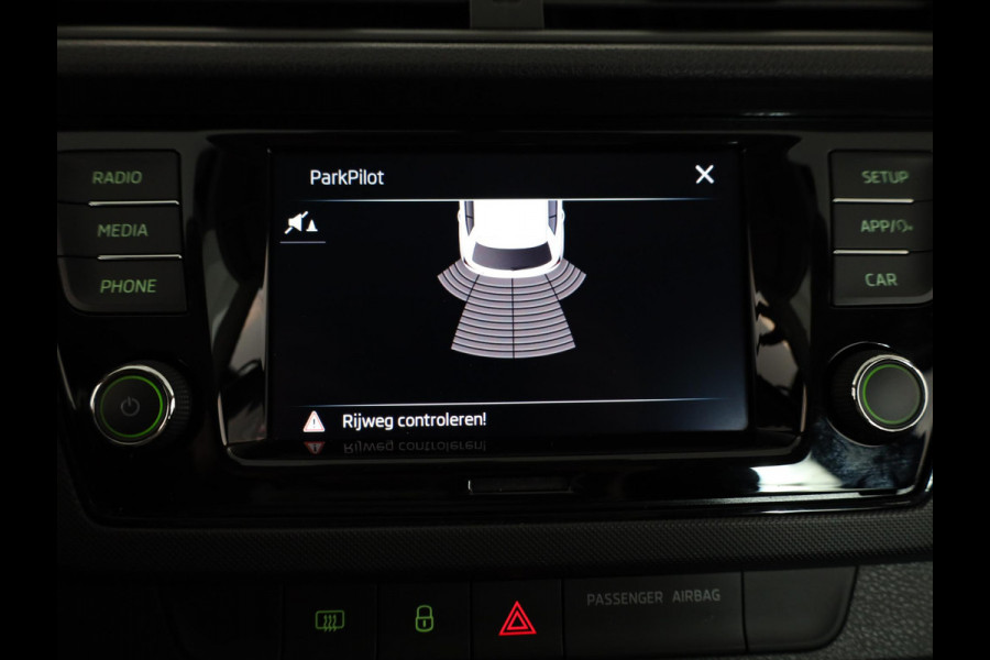 Škoda Fabia 1.0 TSI Ambition 95 pk | Navigatie via App | Parkeersensoren achter | Cruise control | Apple Carplay/Android Auto |