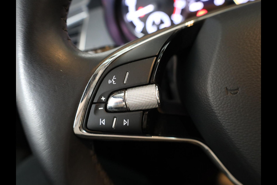 Škoda Fabia 1.0 TSI Ambition 95 pk | Navigatie via App | Parkeersensoren achter | Cruise control | Apple Carplay/Android Auto |