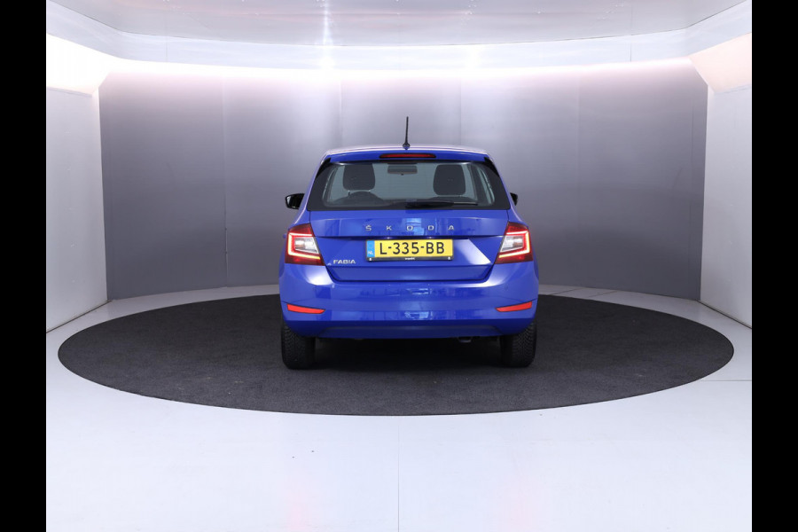 Škoda Fabia 1.0 TSI Ambition 95 pk | Navigatie via App | Parkeersensoren achter | Cruise control | Apple Carplay/Android Auto |