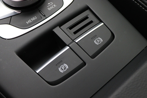 Audi A3 Limousine 35 TFSI CoD Sport S Line Edition Automaat LED, Navigatie, Climate, Cruise, PDC, 18"