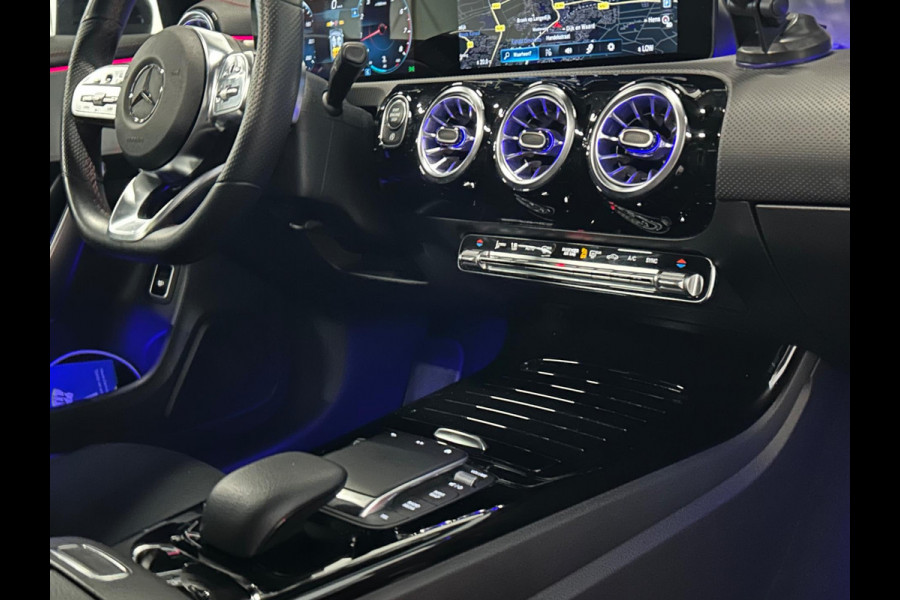 Mercedes-Benz CLA-Klasse 180 AMG Line | NAP | PANO | AMBIANCE | NIGHT