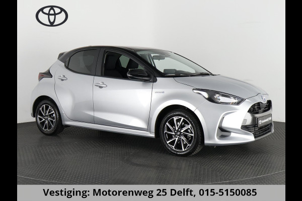 Toyota Yaris 1.5 HYBRIDE AUTOMAAT SILVERLINE BI-TONE CLOUD NAVI. SLECHTS 6.400 KM. GARANTIE TOT 3-2034*