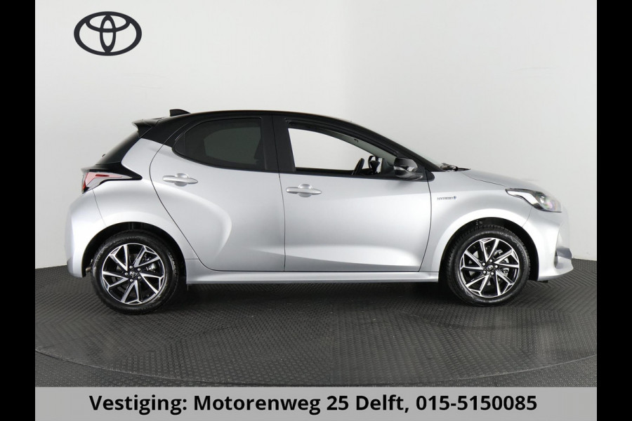 Toyota Yaris 1.5 HYBRIDE AUTOMAAT SILVERLINE BI-TONE CLOUD NAVI. SLECHTS 6.400 KM. GARANTIE TOT 3-2034*