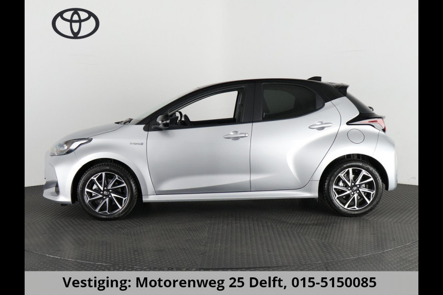 Toyota Yaris 1.5 HYBRIDE AUTOMAAT SILVERLINE BI-TONE CLOUD NAVI. SLECHTS 6.400 KM. GARANTIE TOT 3-2034*