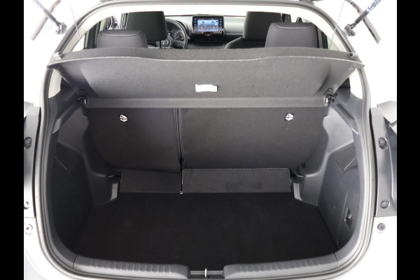 Toyota Yaris 1.5 HYBRIDE AUTOMAAT SILVERLINE BI-TONE CLOUD NAVI. SLECHTS 6.400 KM. GARANTIE TOT 3-2034*