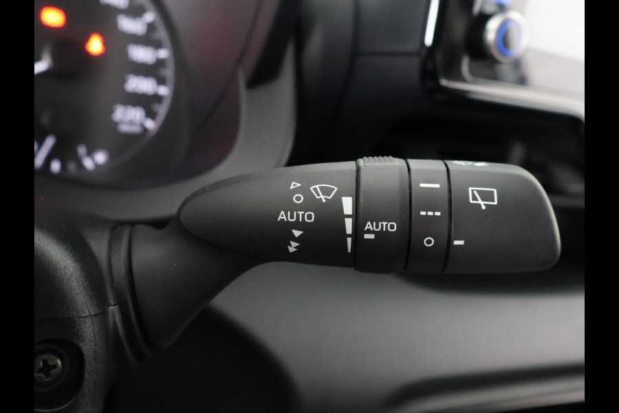 Toyota Yaris 1.5 HYBRIDE AUTOMAAT SILVERLINE BI-TONE CLOUD NAVI. SLECHTS 6.400 KM. GARANTIE TOT 3-2034*
