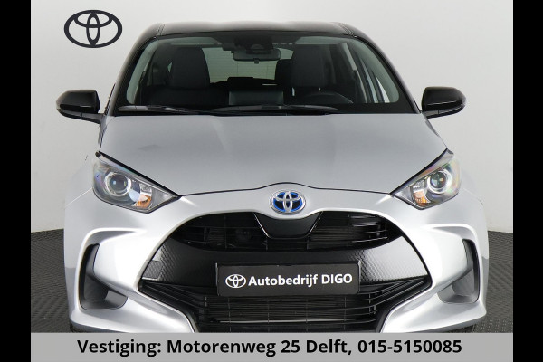 Toyota Yaris 1.5 HYBRIDE AUTOMAAT SILVERLINE BI-TONE CLOUD NAVI. SLECHTS 6.400 KM. GARANTIE TOT 3-2034*