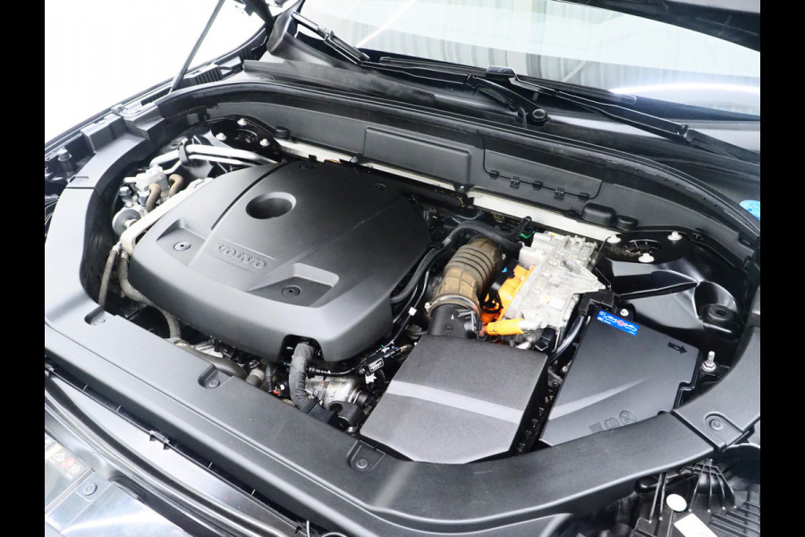 Volvo XC60 2.0 T8 Twin Engine AWD R-Design | Panoramadak | Pilot Assist | Harman/Kardon | Camera | Trekhaak