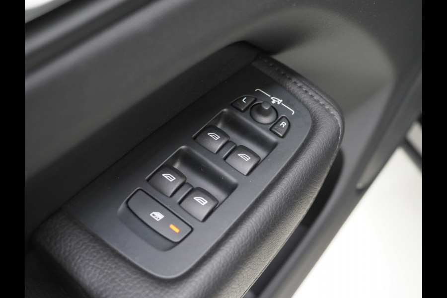 Volvo XC60 2.0 T8 Twin Engine AWD R-Design | Panoramadak | Pilot Assist | Harman/Kardon | Camera | Trekhaak