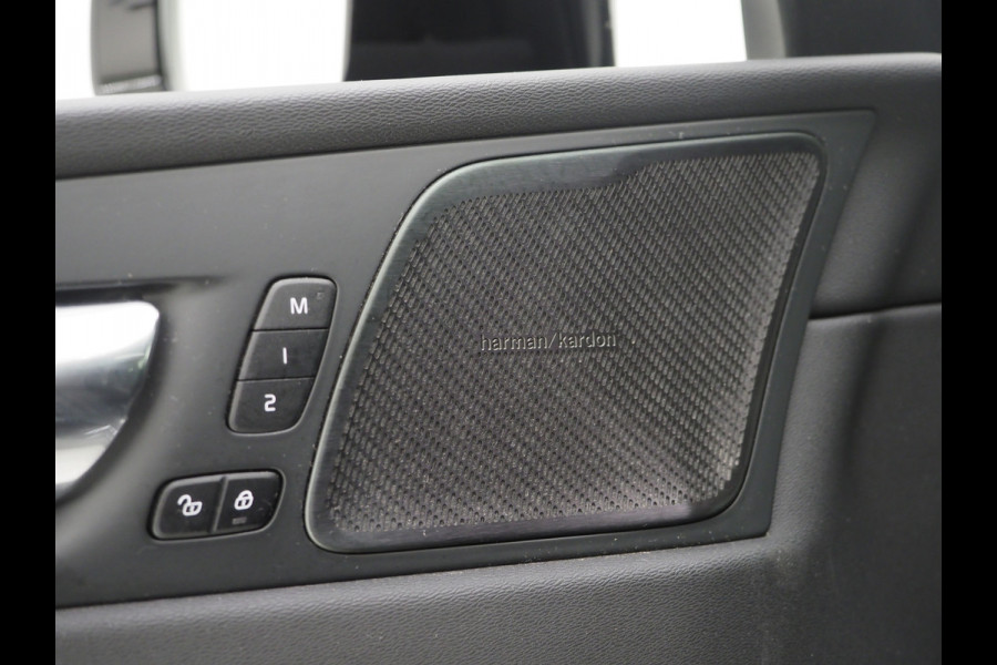 Volvo XC60 2.0 T8 Twin Engine AWD R-Design | Panoramadak | Pilot Assist | Harman/Kardon | Camera | Trekhaak