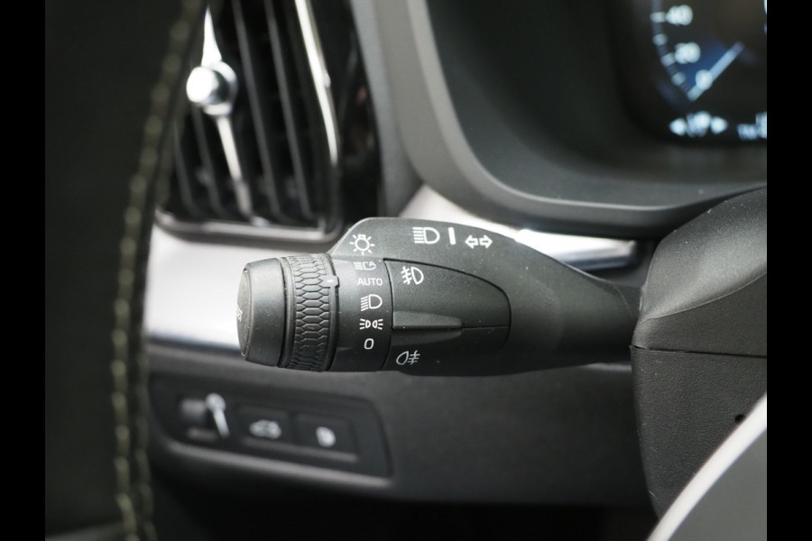 Volvo XC60 2.0 T8 Twin Engine AWD R-Design | Panoramadak | Pilot Assist | Harman/Kardon | Camera | Trekhaak