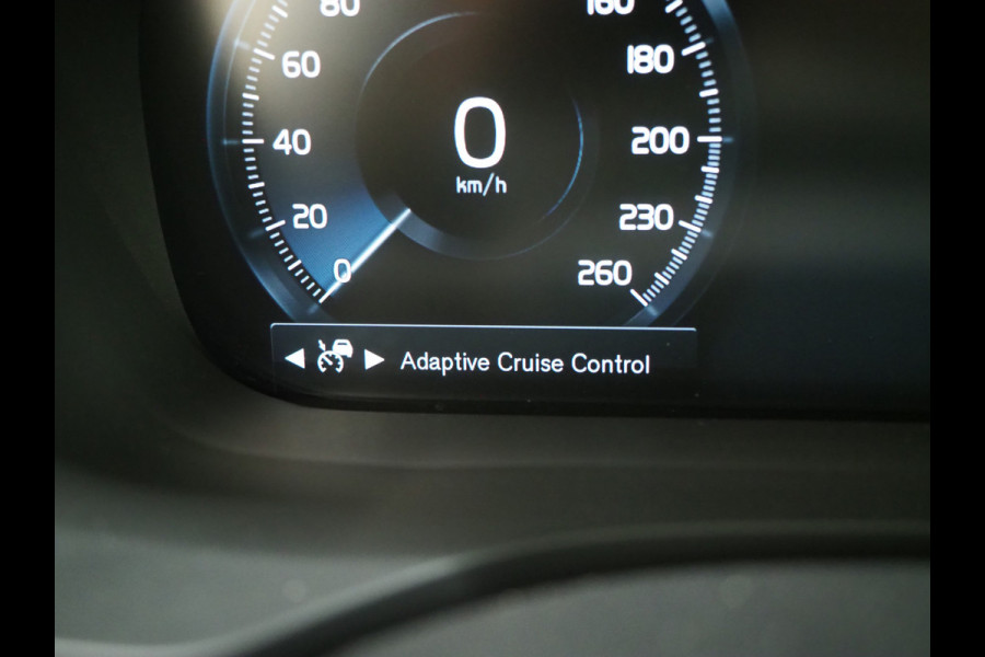 Volvo XC60 2.0 T8 Twin Engine AWD R-Design | Panoramadak | Pilot Assist | Harman/Kardon | Camera | Trekhaak