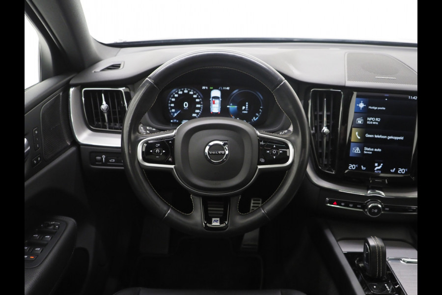 Volvo XC60 2.0 T8 Twin Engine AWD R-Design | Panoramadak | Pilot Assist | Harman/Kardon | Camera | Trekhaak