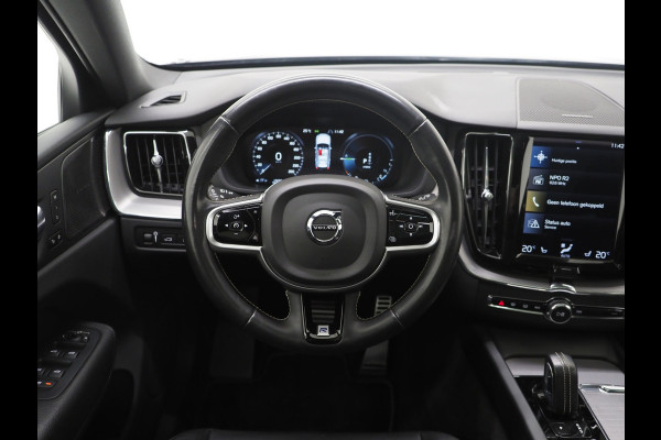 Volvo XC60 2.0 T8 Twin Engine AWD R-Design | Panoramadak | Pilot Assist | Harman/Kardon | Camera | Trekhaak