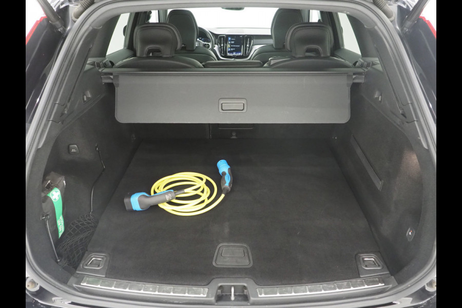 Volvo XC60 2.0 T8 Twin Engine AWD R-Design | Panoramadak | Pilot Assist | Harman/Kardon | Camera | Trekhaak