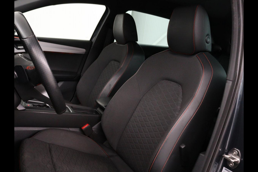 Seat Leon 1.4 TSI eHybrid PHEV FR | Trekhaak | Carplay | Full LED | Navigatie | Sportstoelen | Climate control | Parkeerhulp | Cruise control