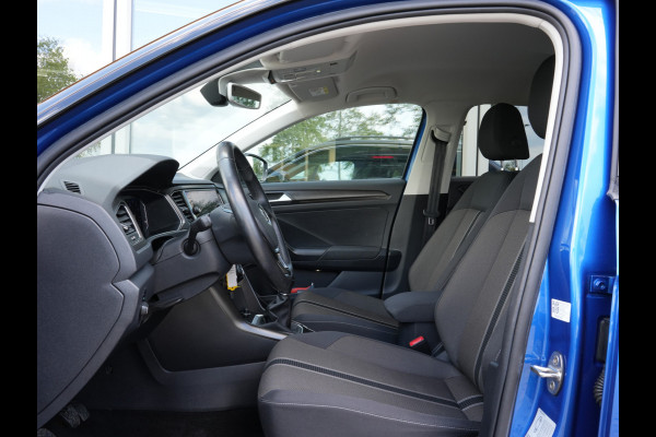 Volkswagen T-Roc 1.0 TSI Style | Navigatie | Virtual | DAB | Climate Control | Trekhaak