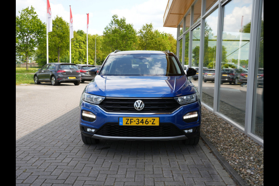 Volkswagen T-Roc 1.0 TSI Style | Navigatie | Virtual | DAB | Climate Control | Trekhaak