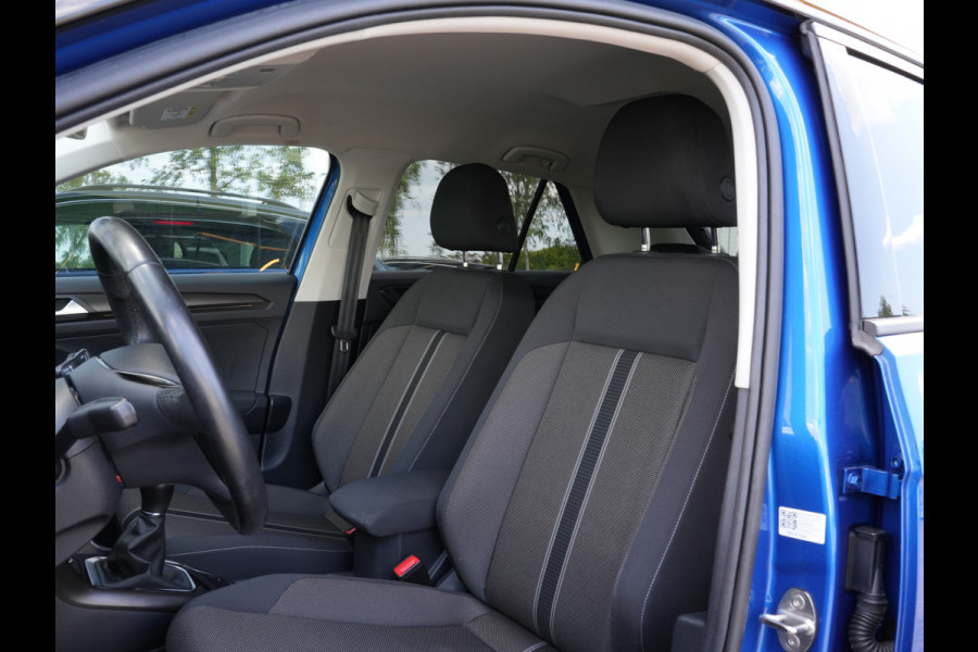 Volkswagen T-Roc 1.0 TSI Style | Navigatie | Virtual | DAB | Climate Control | Trekhaak