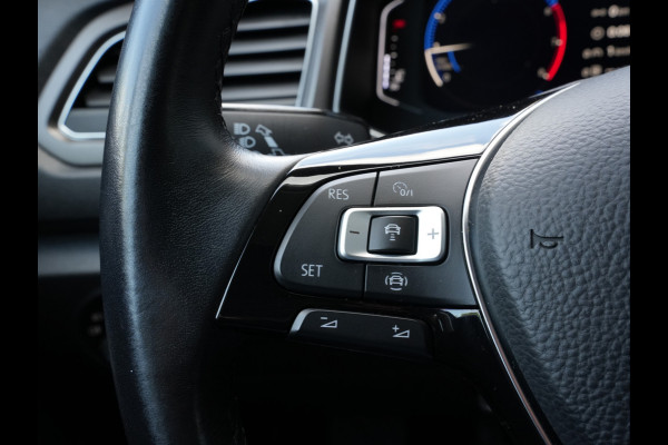 Volkswagen T-Roc 1.0 TSI Style | Navigatie | Virtual | DAB | Climate Control | Trekhaak