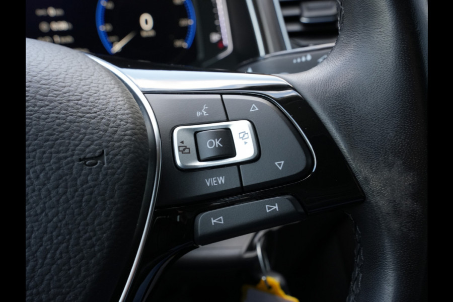Volkswagen T-Roc 1.0 TSI Style | Navigatie | Virtual | DAB | Climate Control | Trekhaak