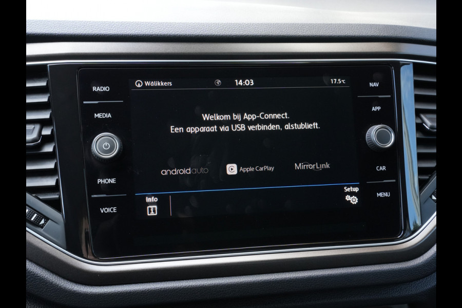 Volkswagen T-Roc 1.0 TSI Style | Navigatie | Virtual | DAB | Climate Control | Trekhaak