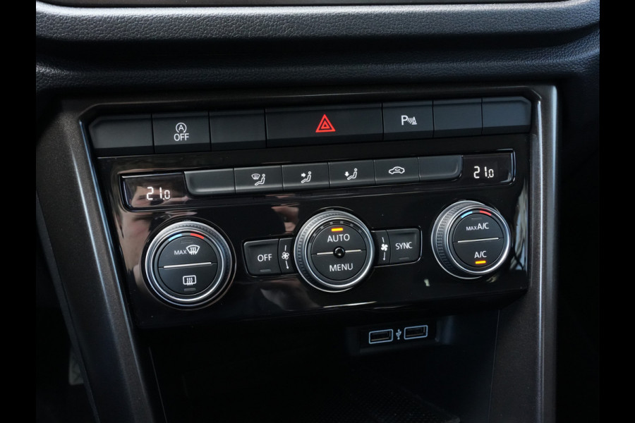 Volkswagen T-Roc 1.0 TSI Style | Navigatie | Virtual | DAB | Climate Control | Trekhaak